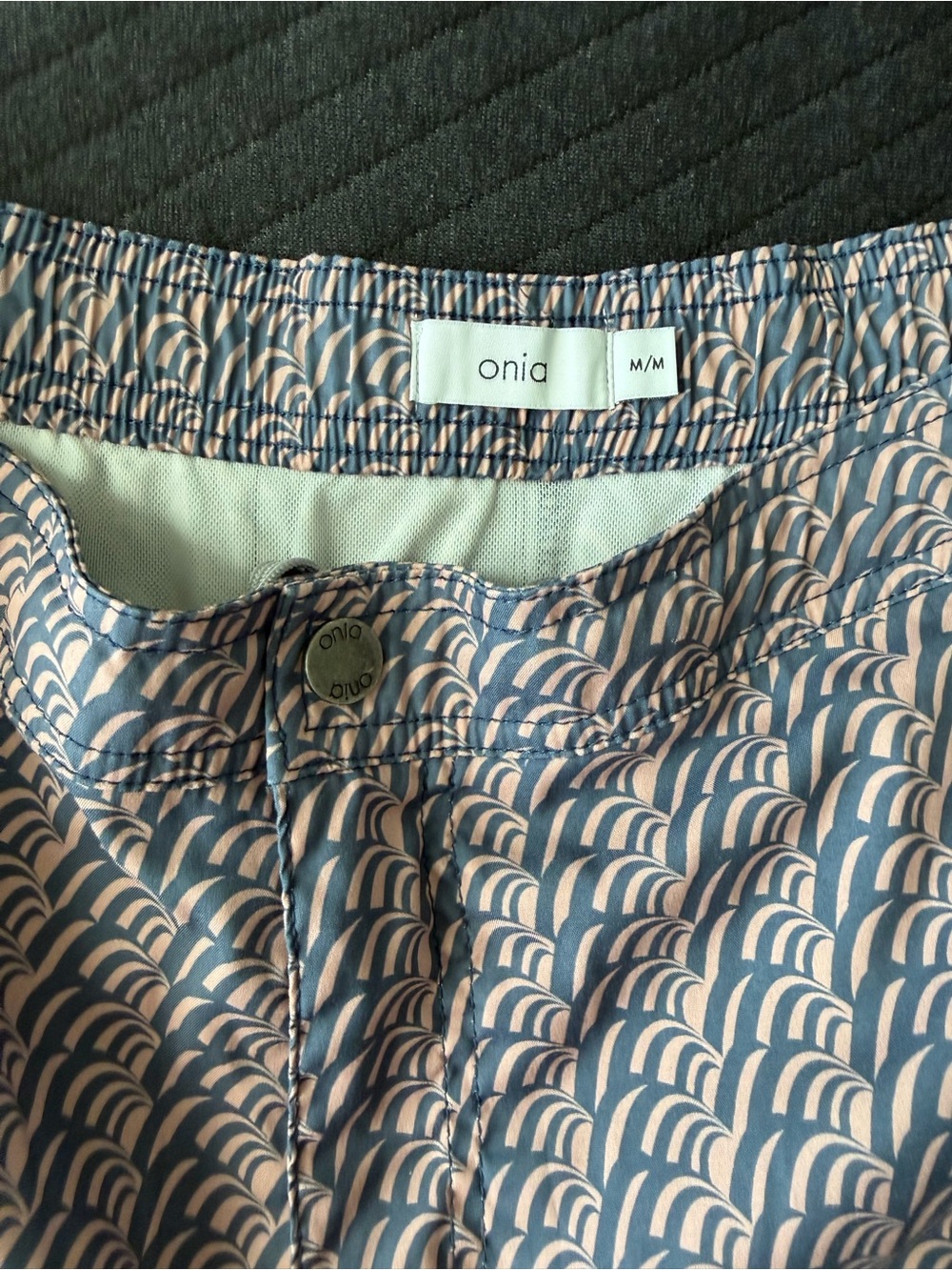 Onia The Calder 5” netted swim trunks short 
Size medium